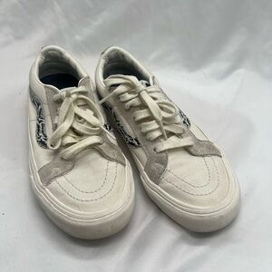 Vans Authentic Sneaker, Men’s Size 4, Women’s 5.5 Off White